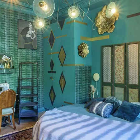 아파트 Large Boheme Creative Flat Below Montmartre