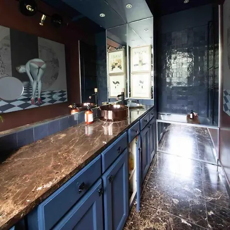Large Boheme Creative Flat Below Montmartre *