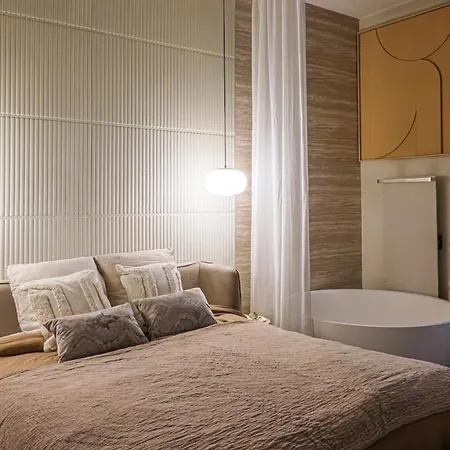 Large Boheme Creative Flat Below Montmartre Apartment