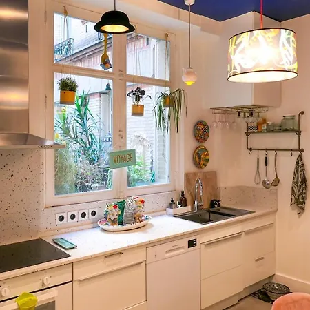 Large Boheme Creative Flat Below Montmartre *