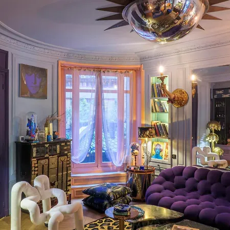 Large Boheme Creative Flat Below Montmartre Paris