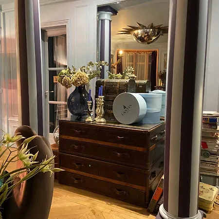 Large Boheme Creative Flat Below Montmartre
