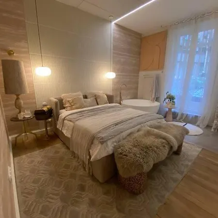 Large Boheme Creative Flat Below Montmartre Paris