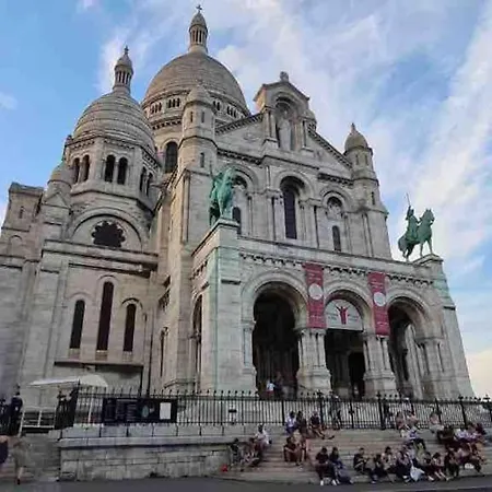 Large Boheme Creative Flat Below Montmartre * Paris