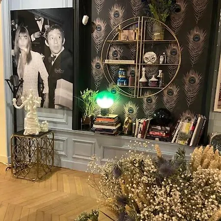 Large Boheme Creative Flat Below Montmartre Apartment